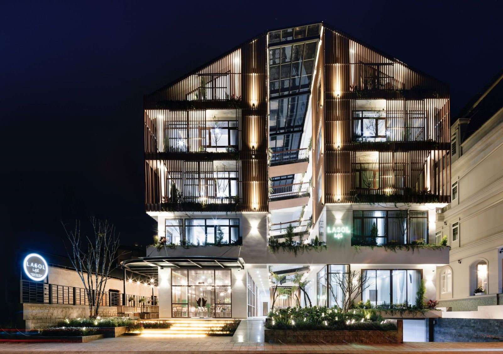 Thi công vữa tự san phẳng tầng hầm LASOL BOUTIQEE HOTEL